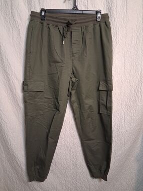Malibu By Barefoot Dreams Men's Olive Cargo Pants with Drawstring Waist